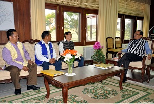 The Governor of Arunachal Pradesh, Shri JP Rajkhowa with A delegation of members of Indigenous Faith and Cultural Society of Arunachal Pradesh (IFCSAP), led by its President Dr. Ligu Tacho at Raj Bhavan, Itanagar on 23rd February 2016.